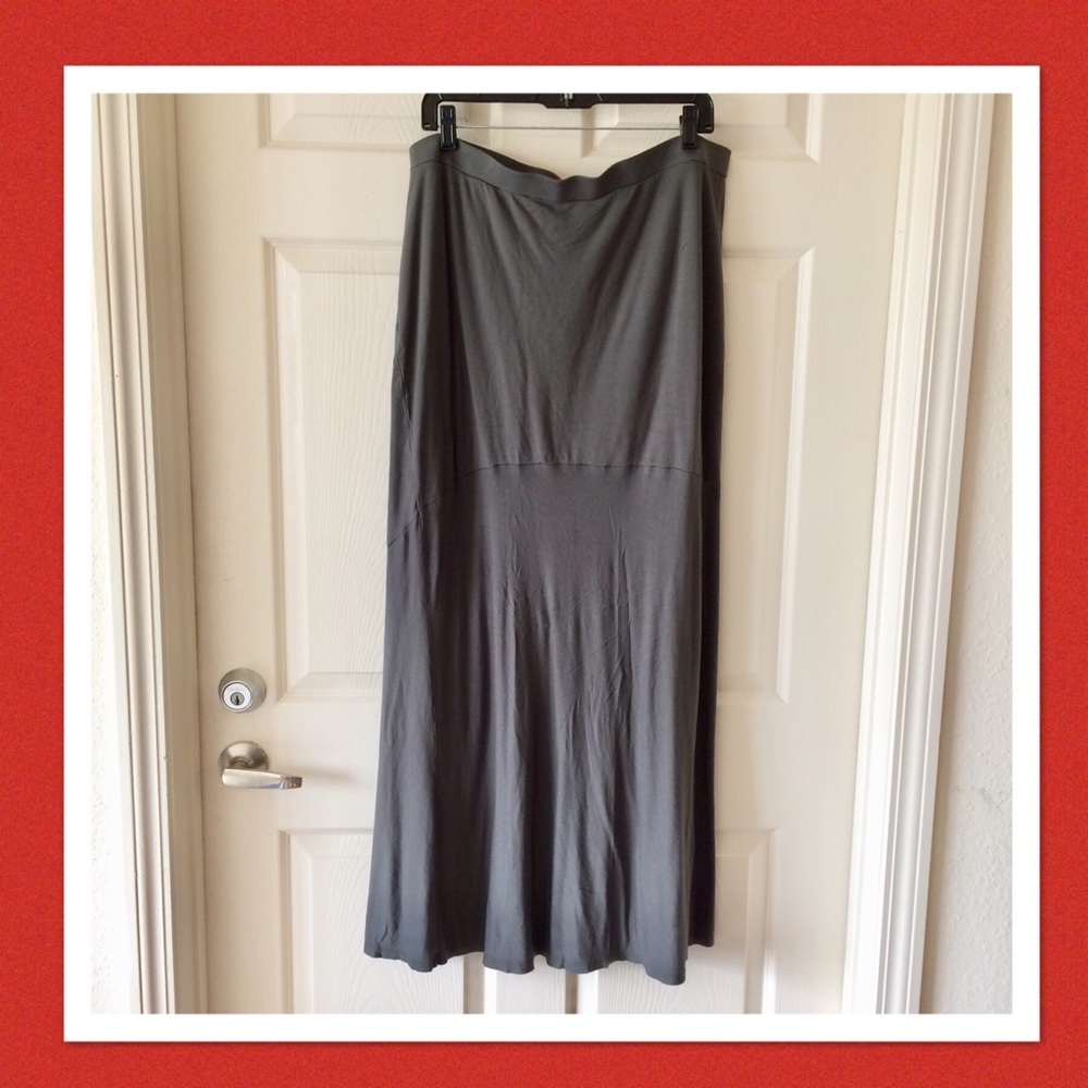 ❣️2/$20❣️ Labworks Grey Maxi Skirt